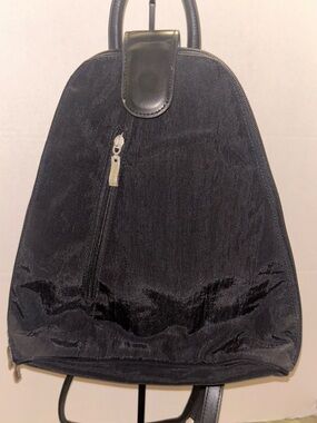 Unisex Baggallini Black Backpack /Sling RFID Certified